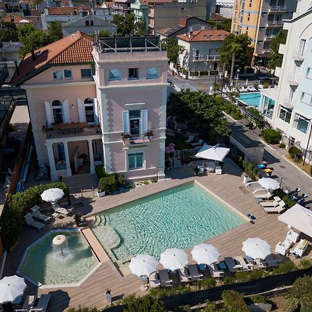 Appartamenti Diffusi Di Villa Fiorita Con Accesso Alle Piscine Della Struttura Principale Cattolica Exteriör bild