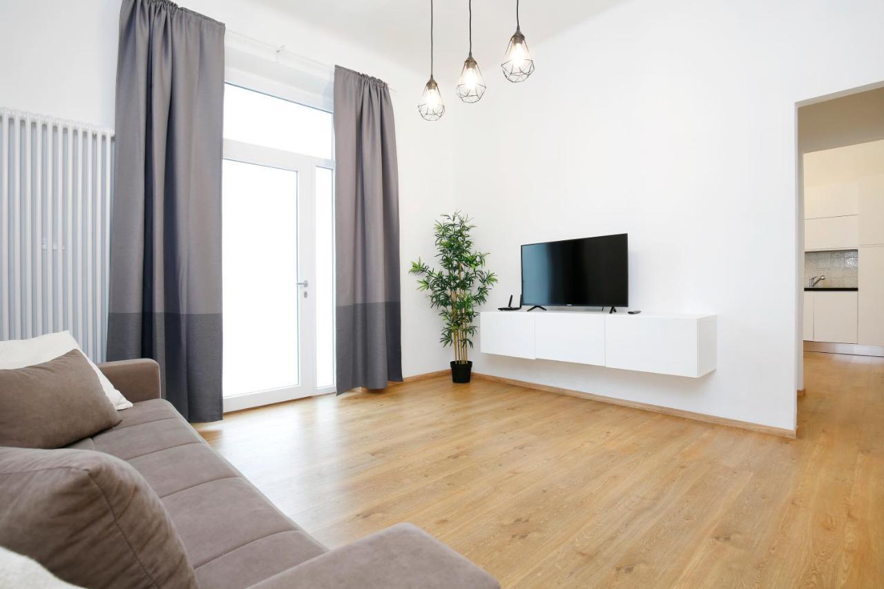 Appartamenti Diffusi Di Villa Fiorita Con Accesso Alle Piscine Della Struttura Principale Cattolica Exteriör bild