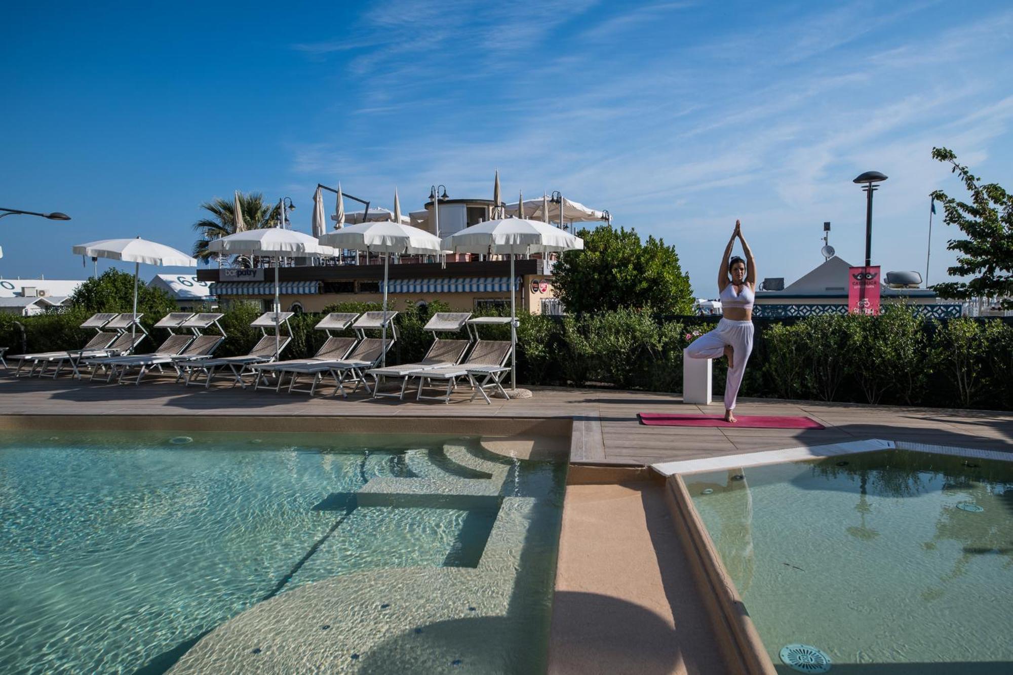 Appartamenti Diffusi Di Villa Fiorita Con Accesso Alle Piscine Della Struttura Principale Cattolica Exteriör bild
