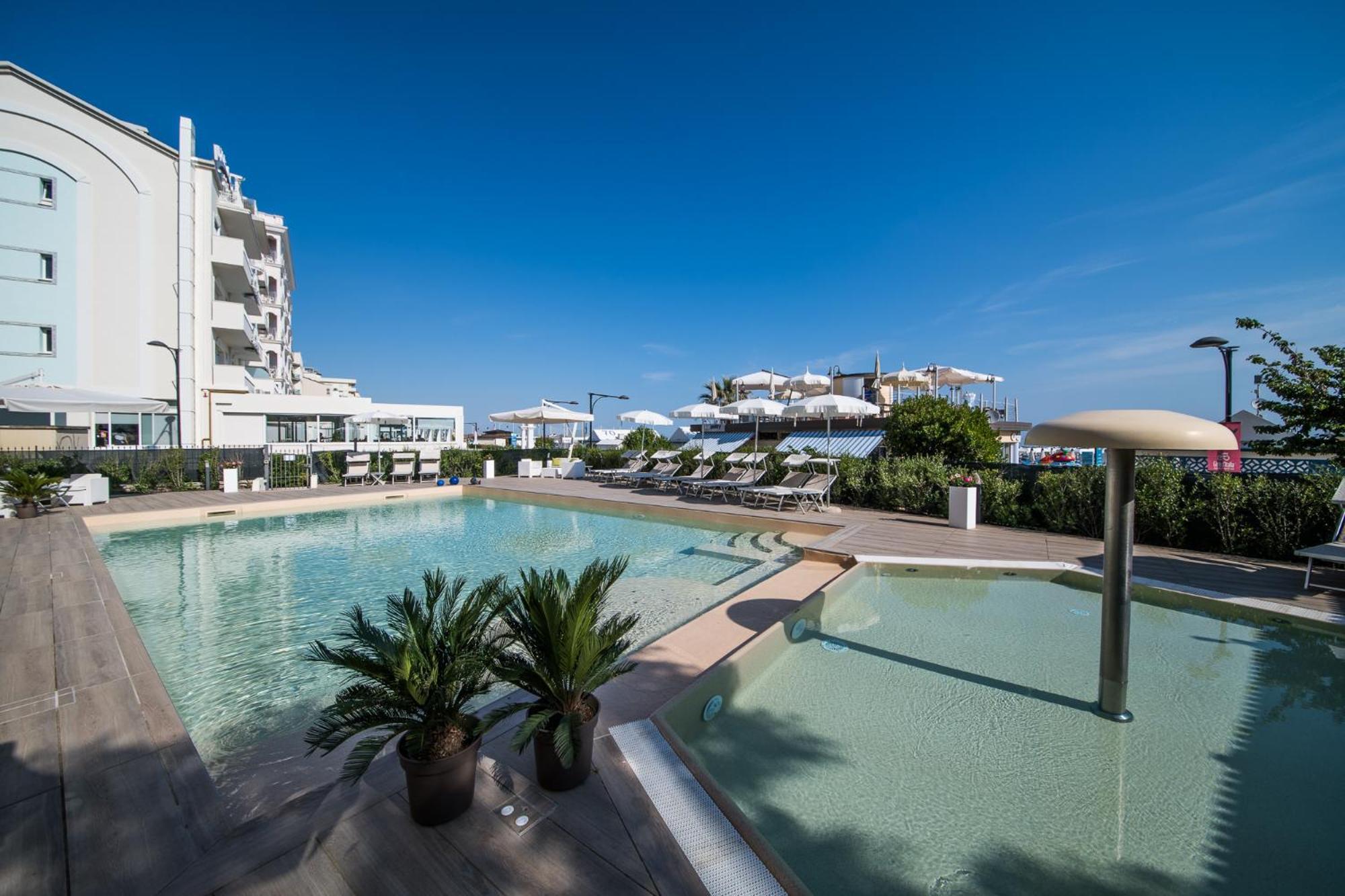 Appartamenti Diffusi Di Villa Fiorita Con Accesso Alle Piscine Della Struttura Principale Cattolica Exteriör bild