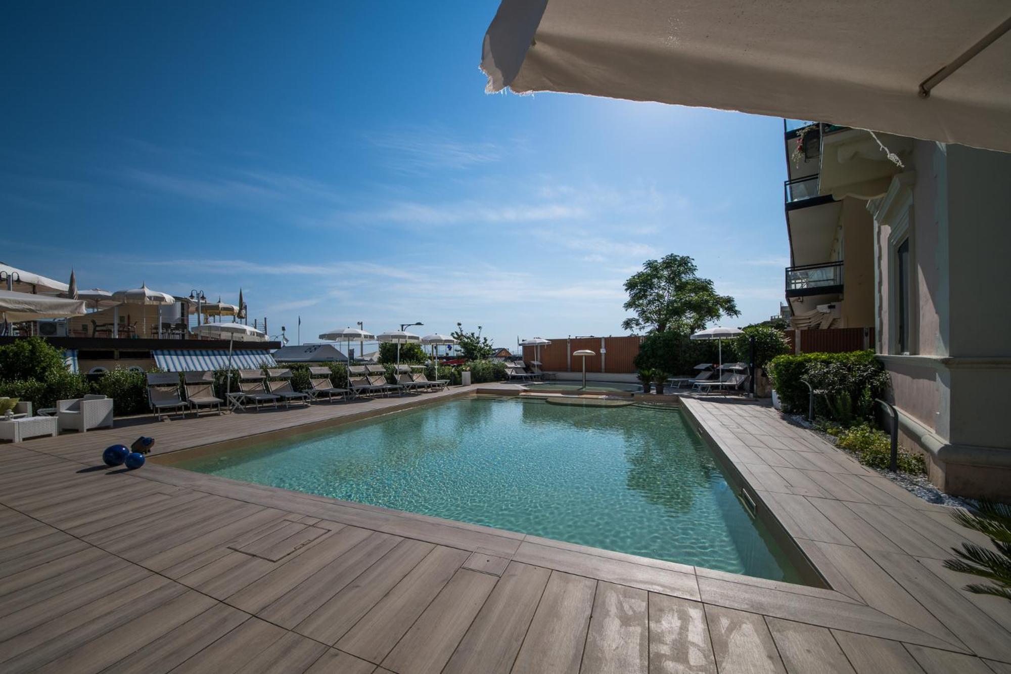 Appartamenti Diffusi Di Villa Fiorita Con Accesso Alle Piscine Della Struttura Principale Cattolica Exteriör bild
